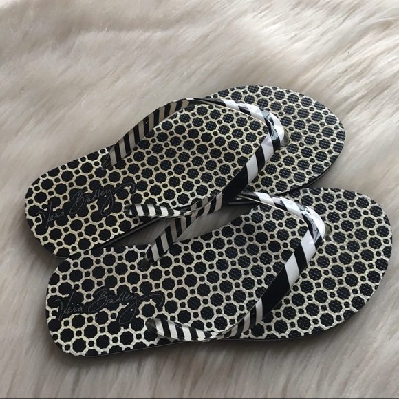 Vera Bradley Shoes - Vera Bradley Black & White sandals flip flops 5-6